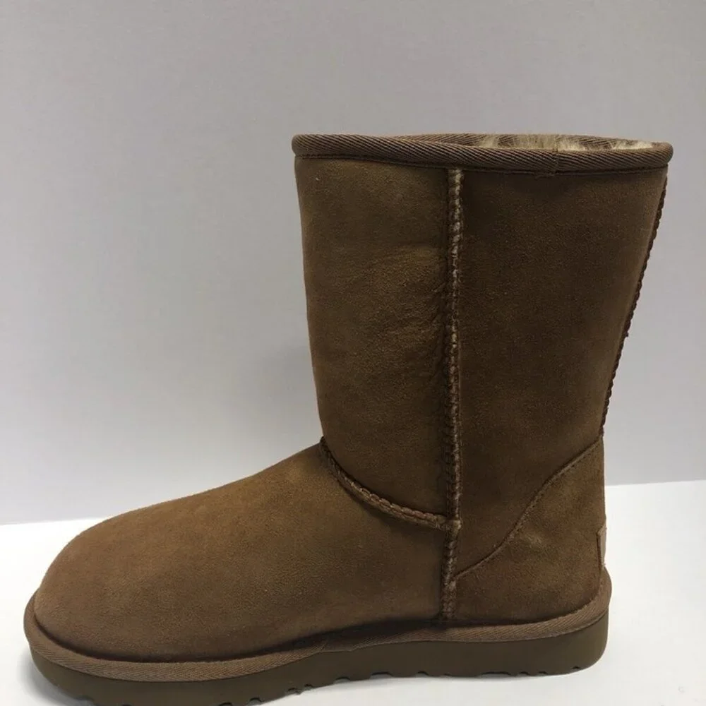 UGG Women’s Classic Short II Chestnut Winter Boots, Size 7M